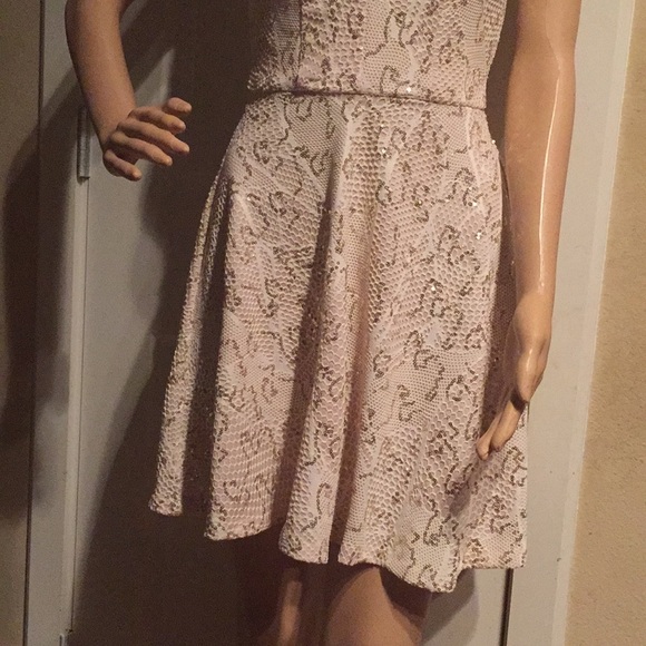 Gold sequin dress - Picture 3 of 4